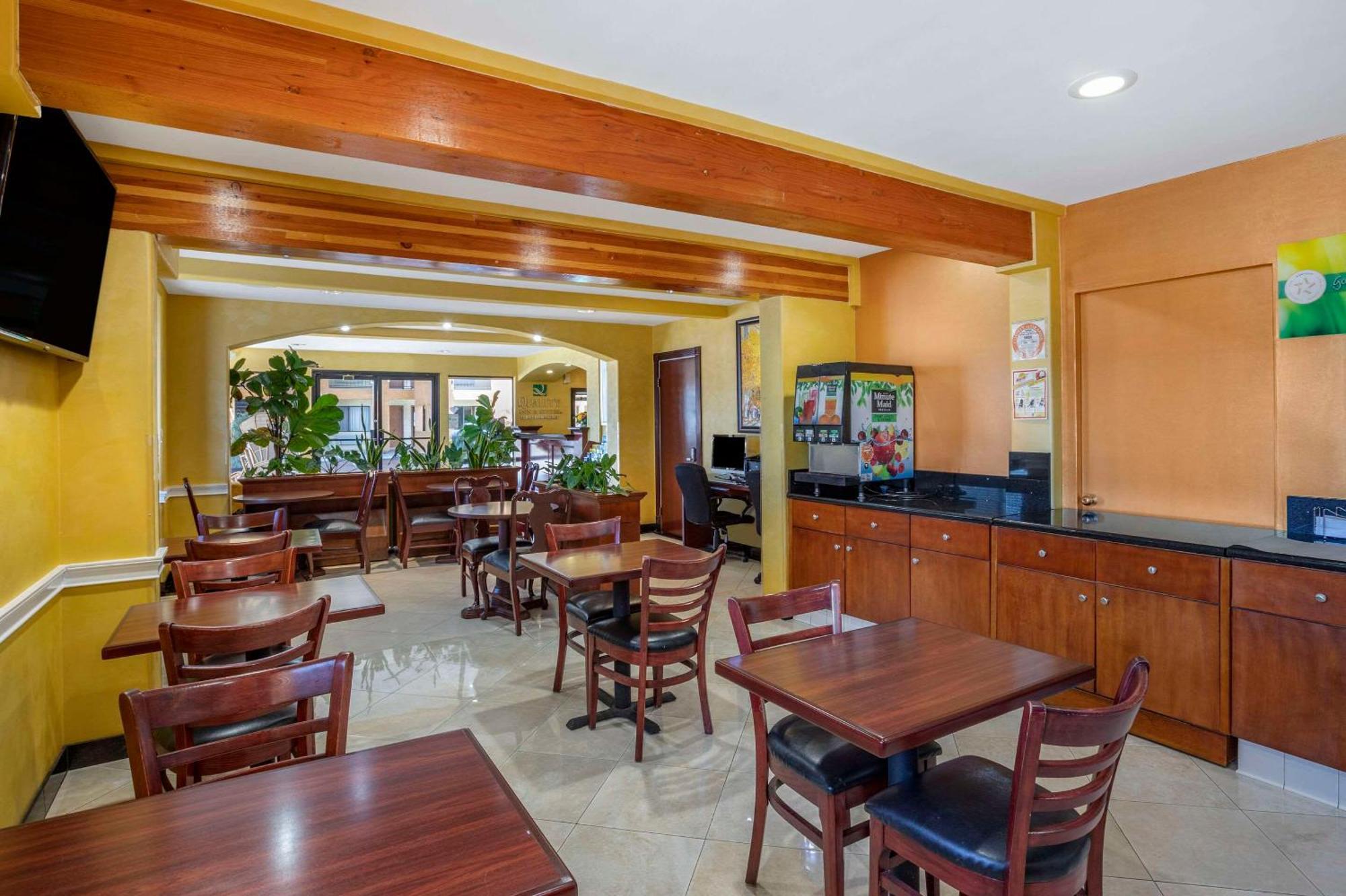 Quality Inn & Suites Westminster Seal Beach Exterior foto