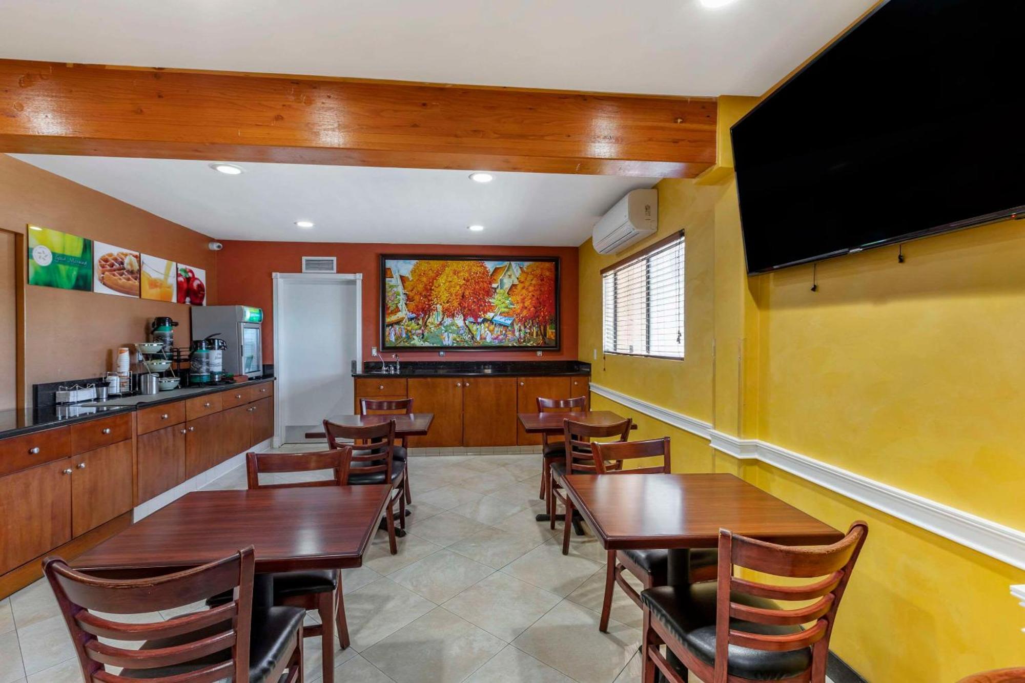Quality Inn & Suites Westminster Seal Beach Exterior foto