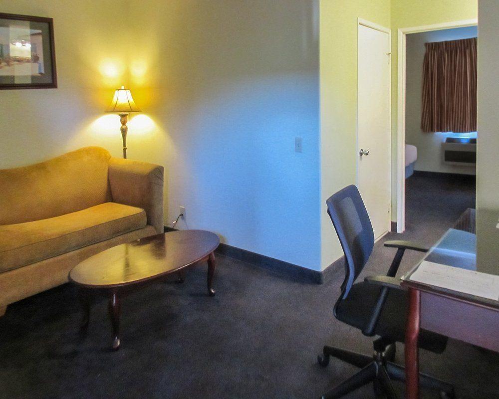 Quality Inn & Suites Westminster Seal Beach Exterior foto